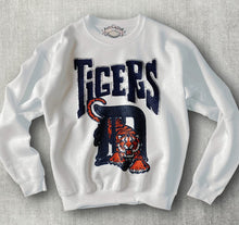 Load image into Gallery viewer, Baseball Embroidery Teams Dropdown TRANSFER KPI APR