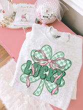 Load image into Gallery viewer, Lucky Checker Clover With Pink Bow DROPDOWN TRANSFER MZM FEB 26
