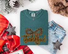 Load image into Gallery viewer, Thankful Leopard Bow Faux Yarn TRANSFER ET NOV 25