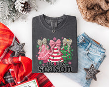 Load image into Gallery viewer, Tis The Season Tree Trio Faux Yarn TRANSFER ET NOV 25