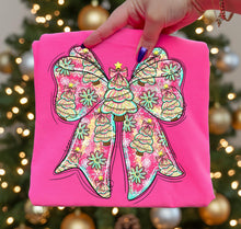 Load image into Gallery viewer, Pink Mint Christmas Tree Bow TRANSFER ET OCT 25
