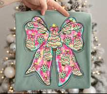 Load image into Gallery viewer, Pink Mint Christmas Tree Bow TRANSFER ET OCT 25
