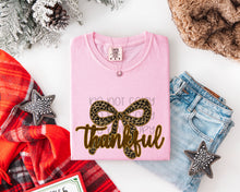 Load image into Gallery viewer, Thankful Leopard Bow Faux Yarn TRANSFER ET NOV 25
